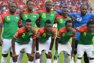 双状元双杀火箭！杜兰特34+5+7孤立无援 浓眉26+12+5帽捍卫禁区